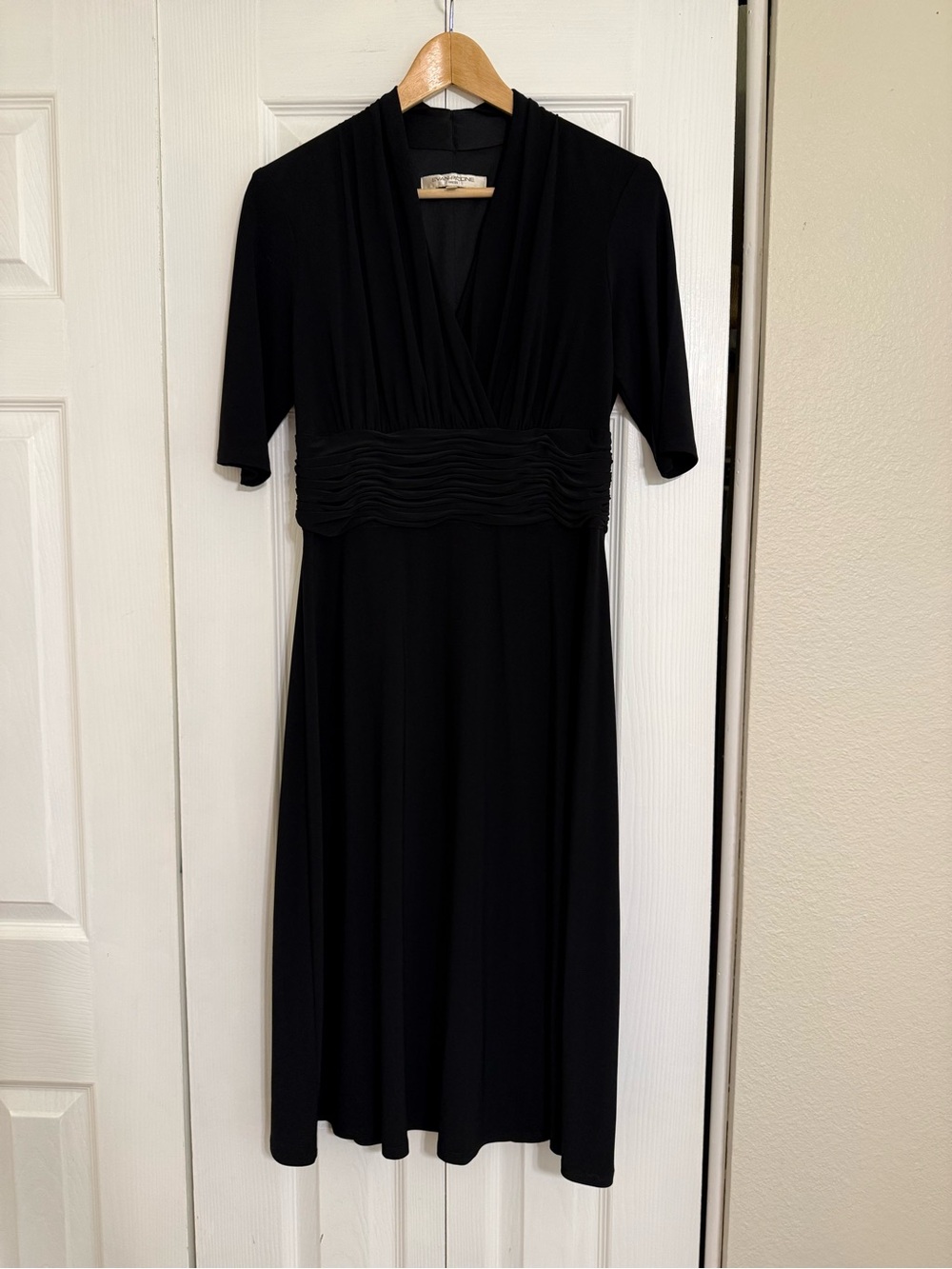 Evan Picone Classic Black 3/4 Sleeve V-Neck Dress Size 8